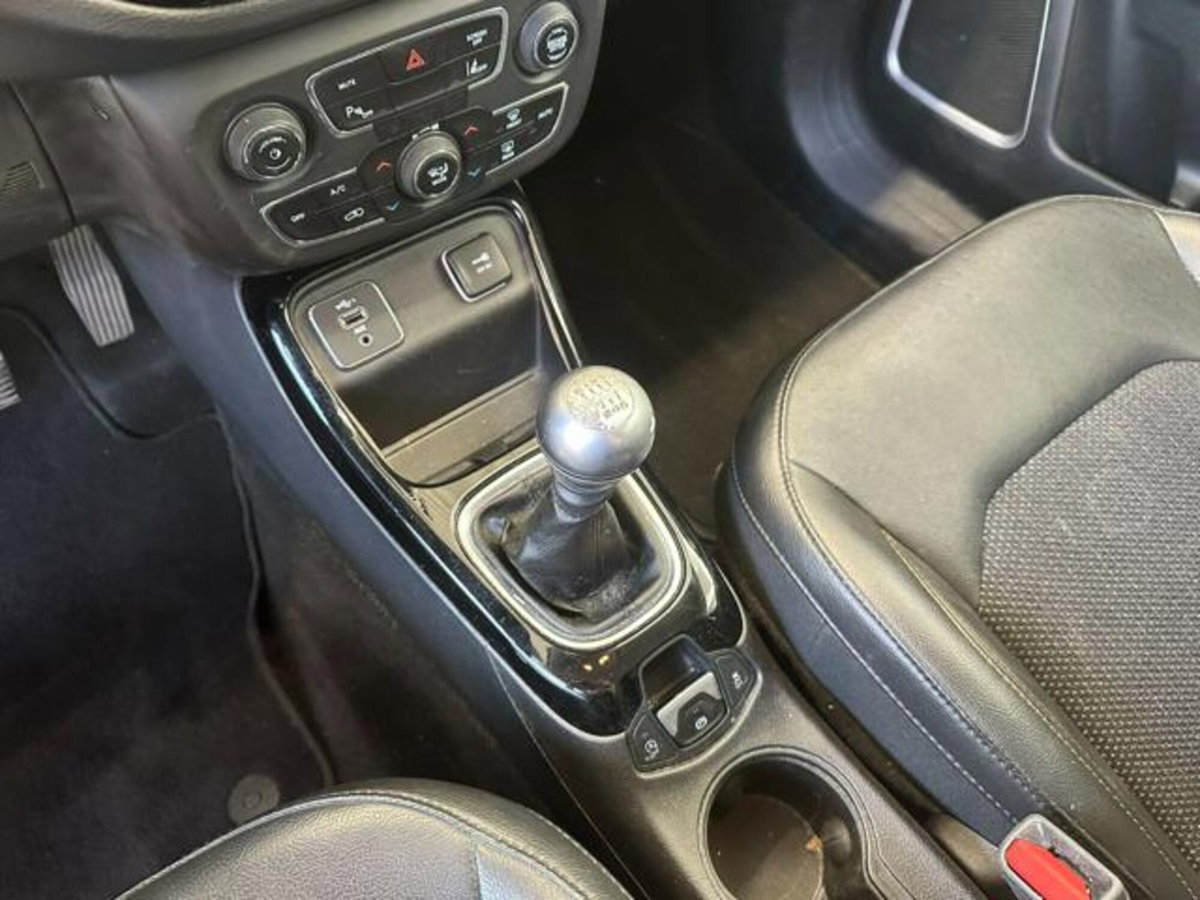 Jeep Compass 1.6 Multijet II 2WD Limited (17)