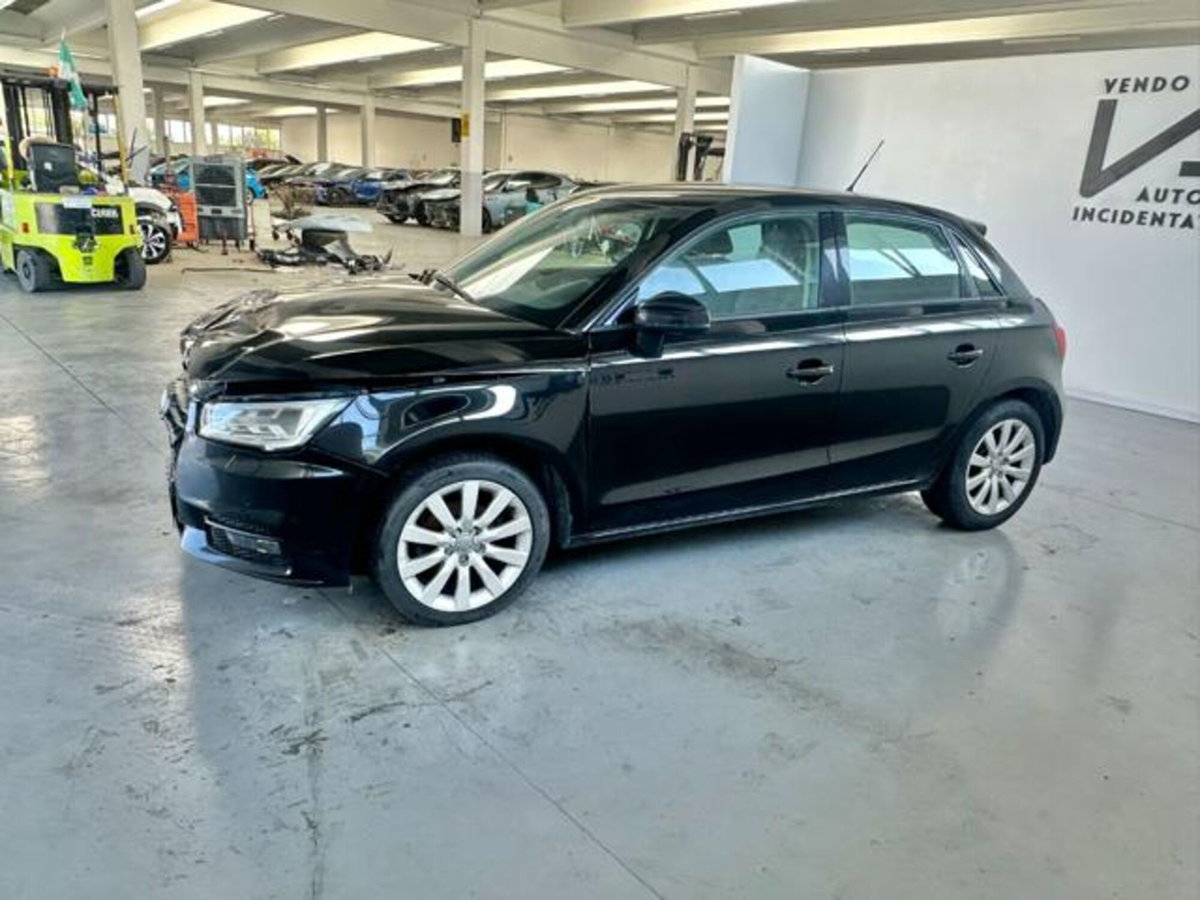 Audi A1 Sportback 1.4 TDI (4)