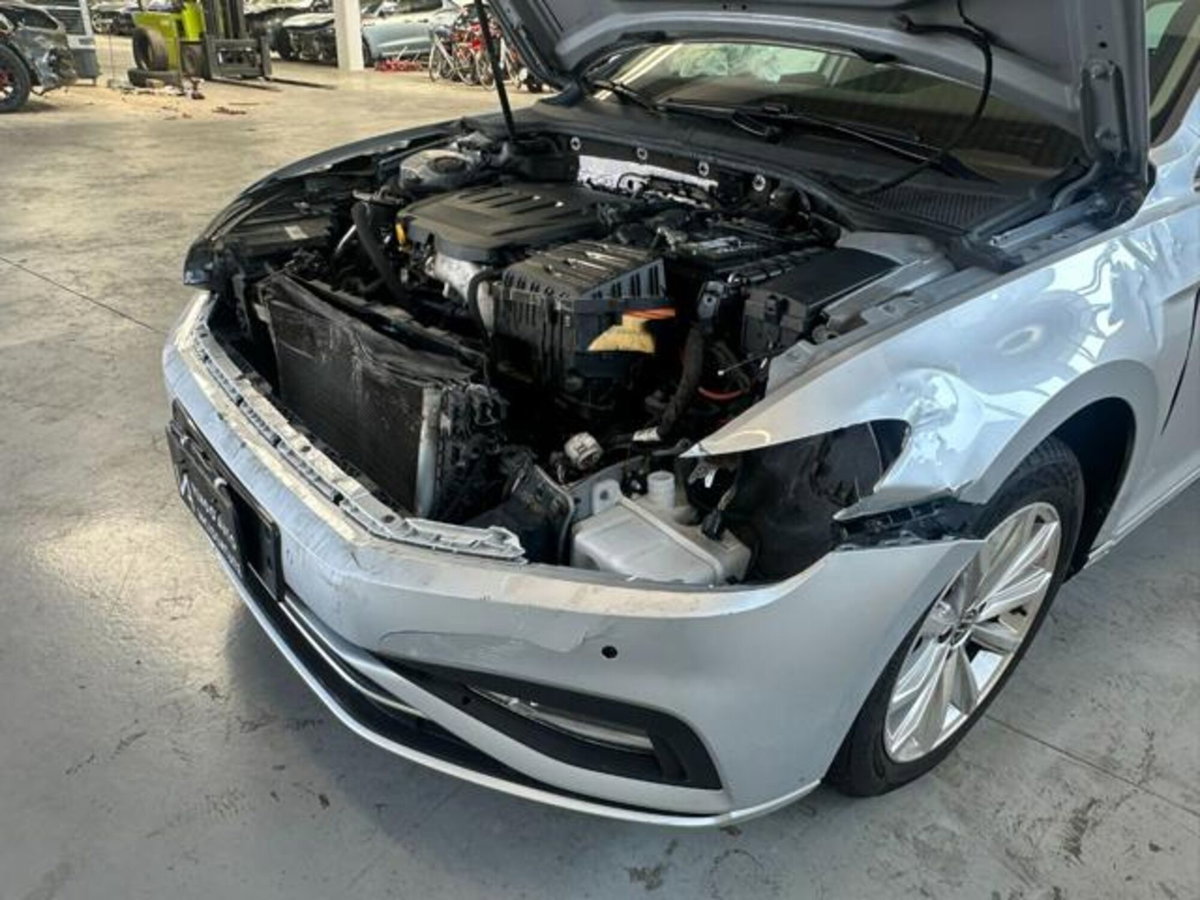 Volkswagen Passat Variant 2.0 TDI SCR 122 CV EVO DSG Business (10)