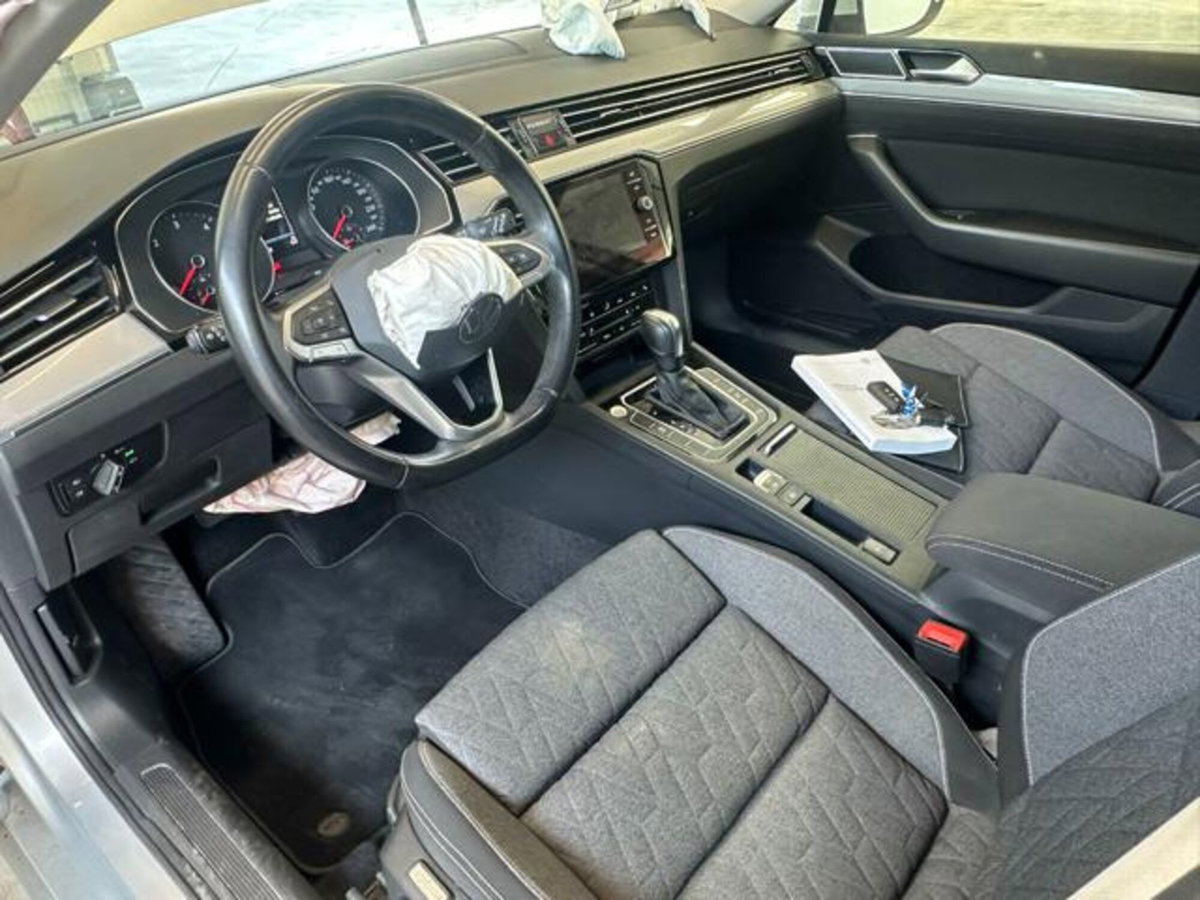 Volkswagen Passat Variant 2.0 TDI SCR 122 CV EVO DSG Business (13)