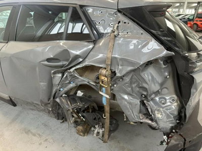 Peugeot 2008 1.2 hybrid Active 136cv e-dcs6 (9)