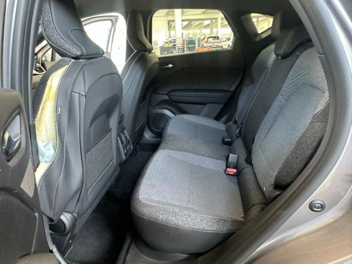 Renault Captur Full Hybrid E-Tech 145 CV Techno (16)