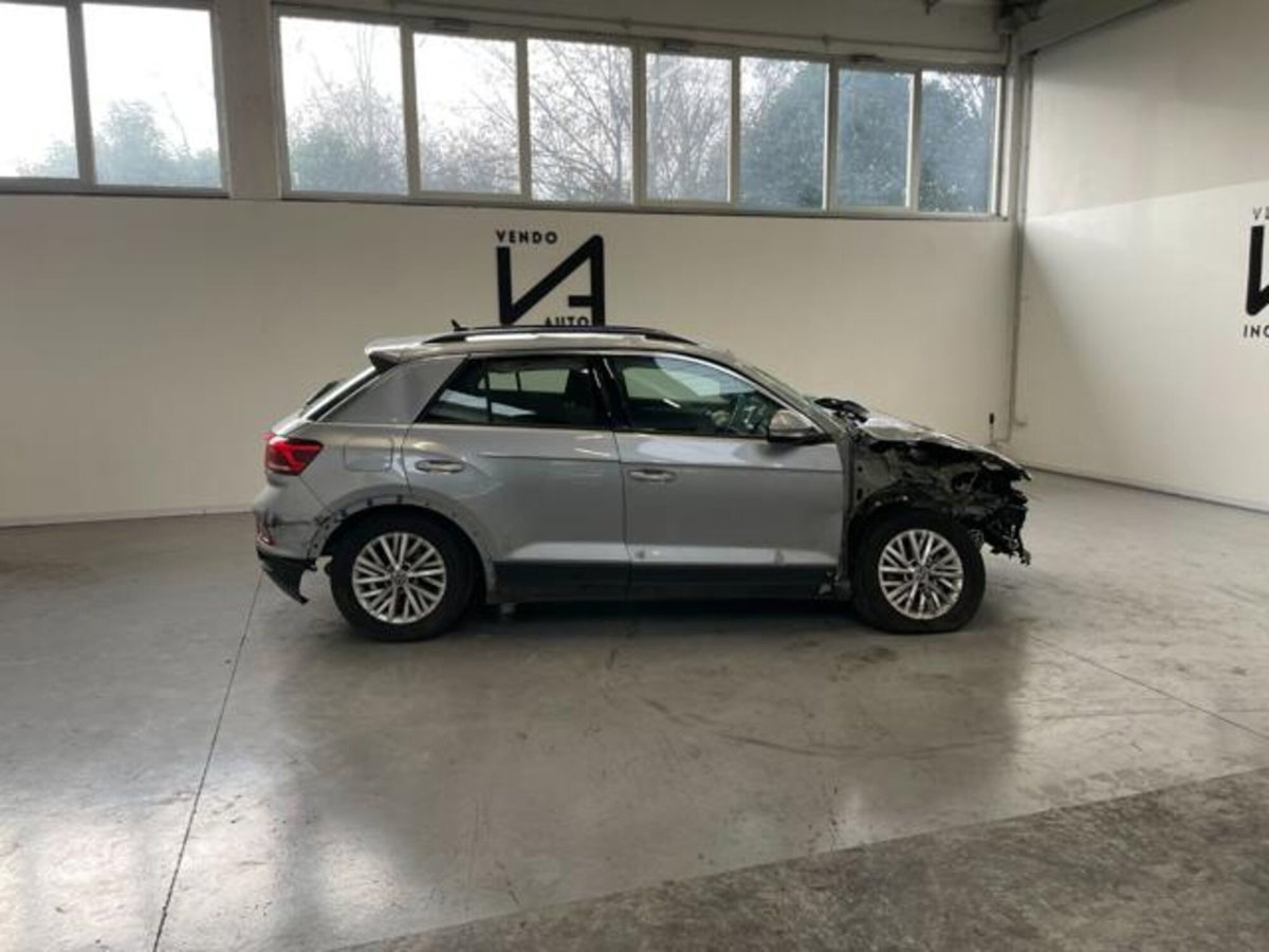 Volkswagen T-Roc 1.0 TSI Life (8)