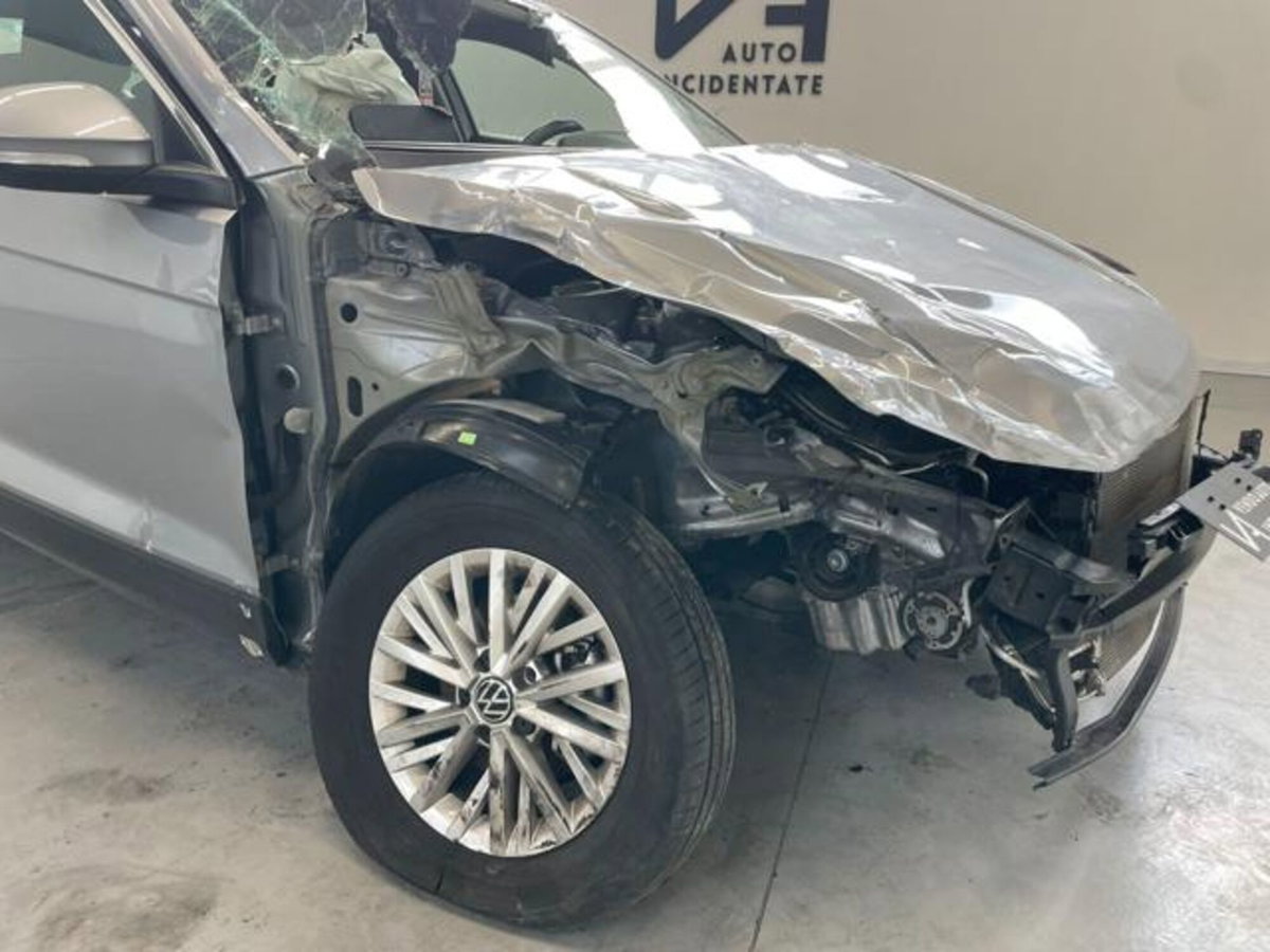Volkswagen T-Roc 1.0 TSI Life (9)
