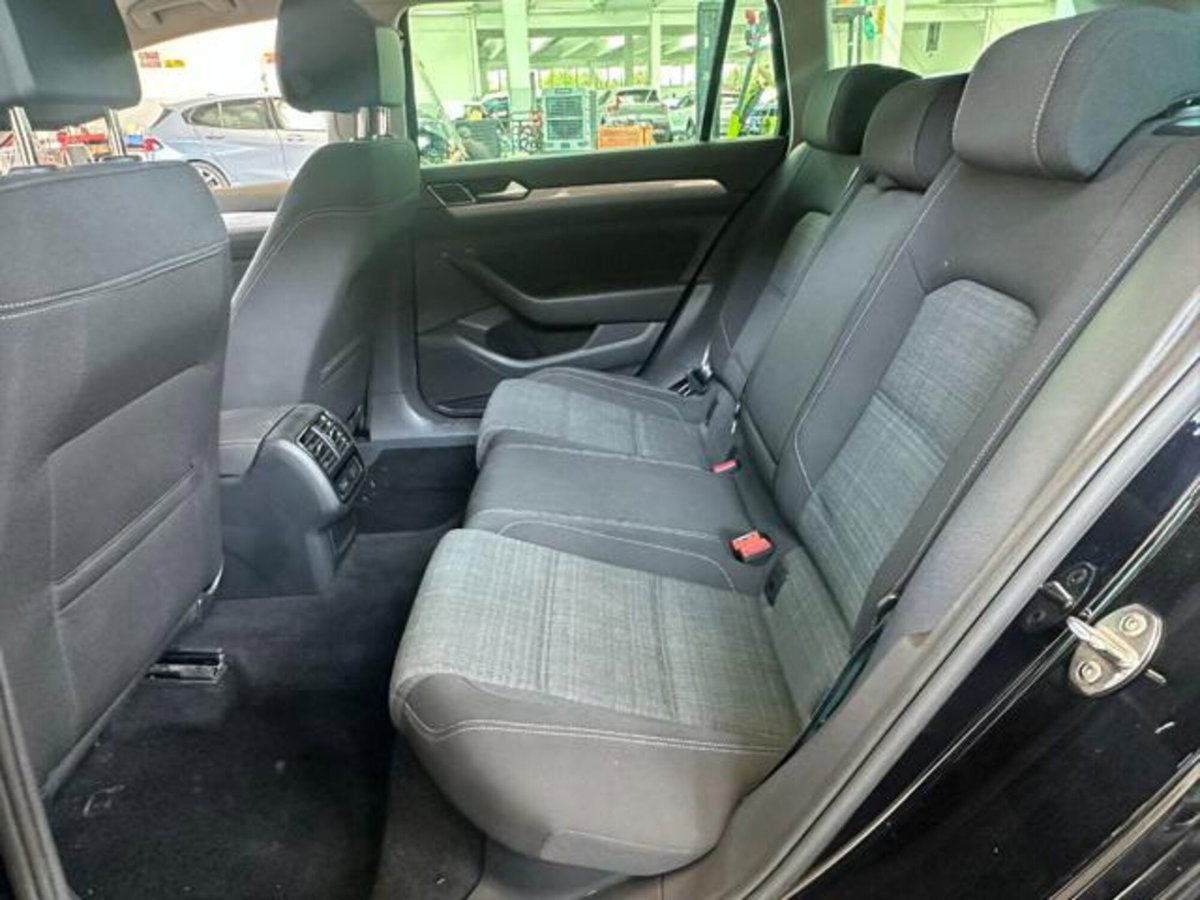 Volkswagen Passat Variant 2.0 TDI SCR EVO DSG Business (13)