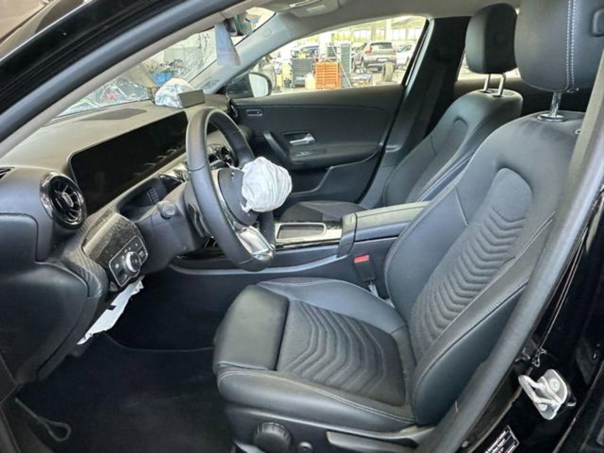 Mercedes-Benz Classe A 180 d Business Extra auto (13)