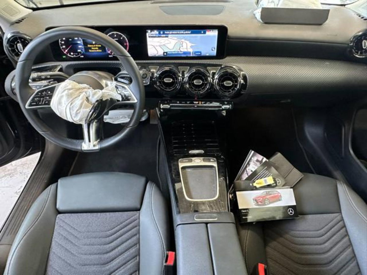 Mercedes-Benz Classe A 180 d Business Extra auto (16)