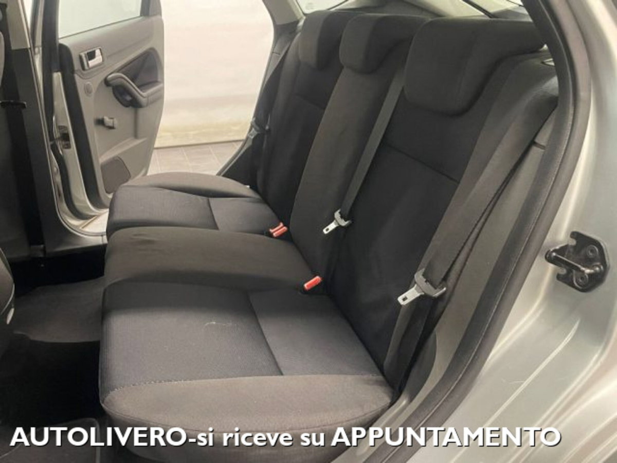 Ford Focus 1.6 TDCi (90CV) 5p. (11)