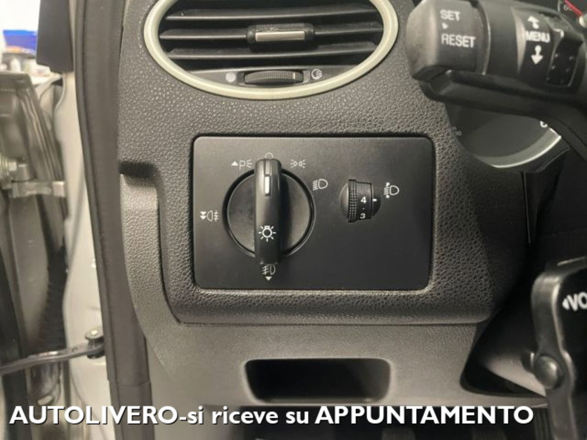 Ford Focus 1.6 TDCi (90CV) 5p. (16)