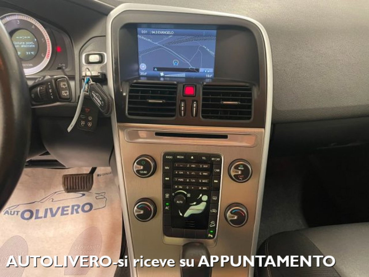 Volvo XC60 D3 AWD Geartronic Kinetic (17)