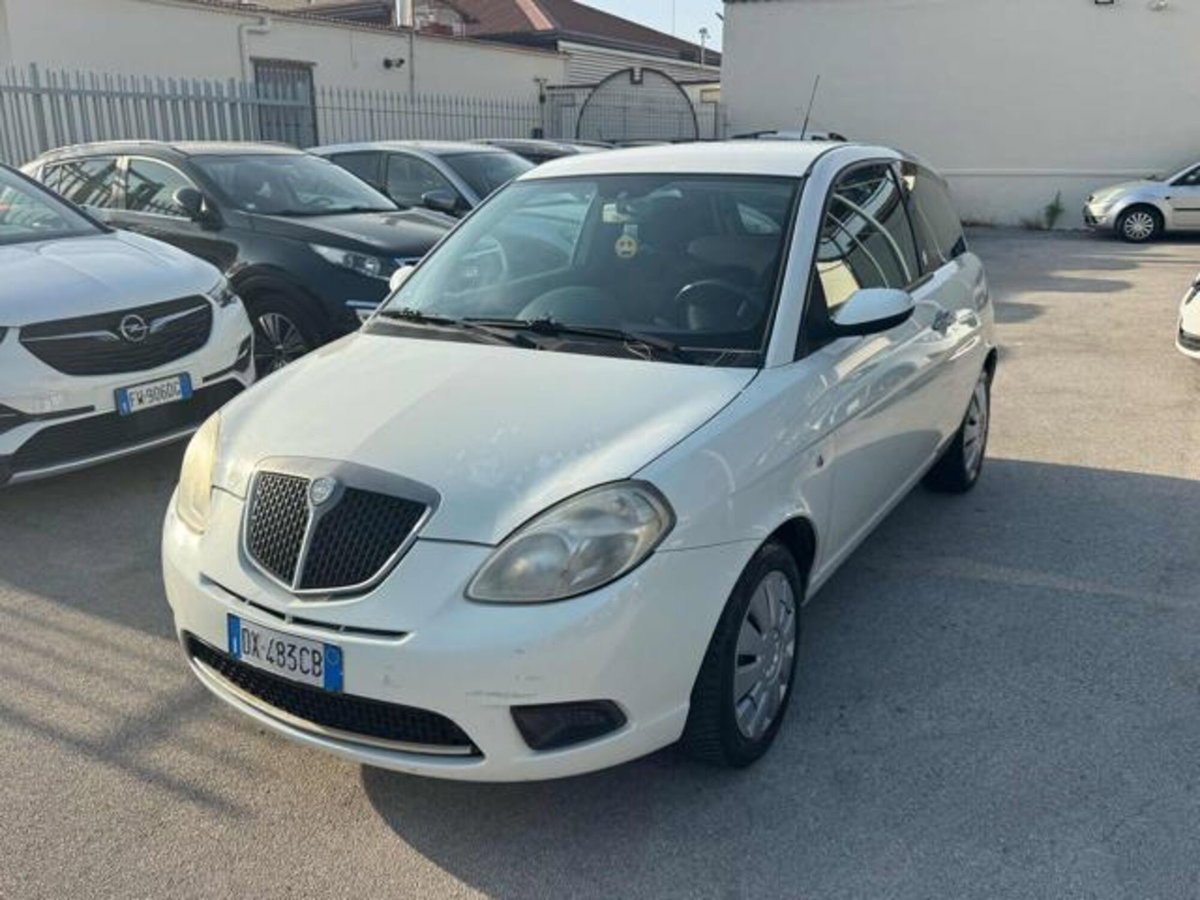 Lancia Ypsilon 1.4 Argento Ecochic GPL