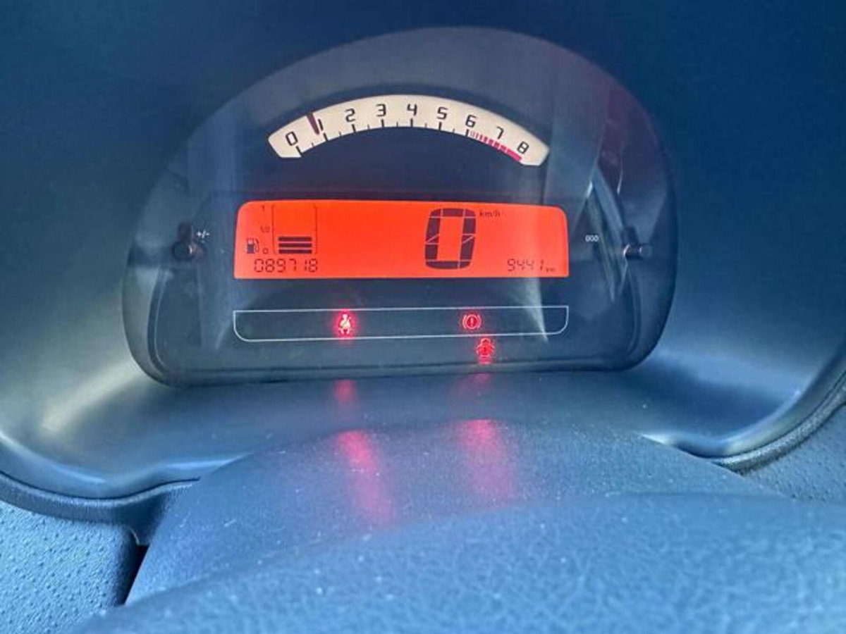 Citroen C3 1.1 Cashmere (11)