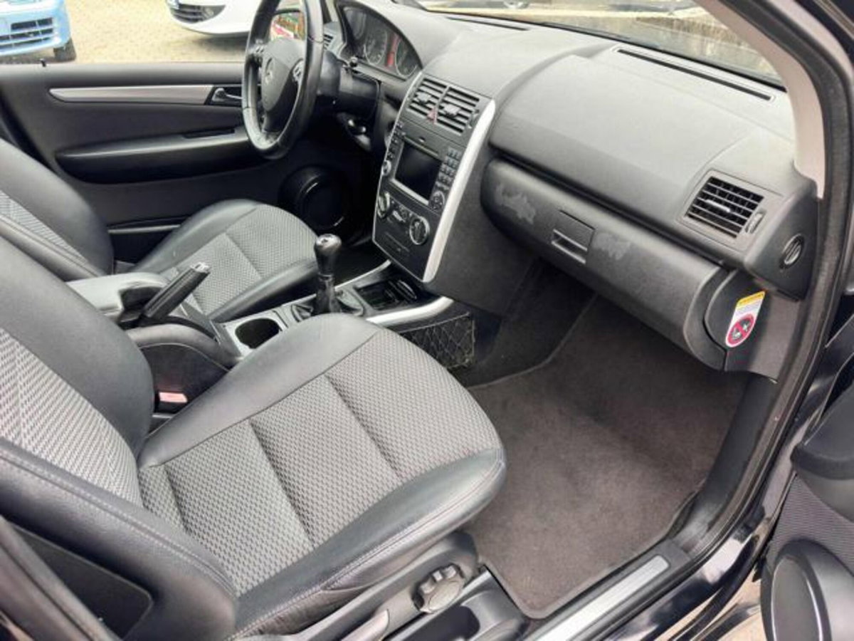 Mercedes-Benz Classe A 160 BlueEFFICIENCY Special Edition (9)