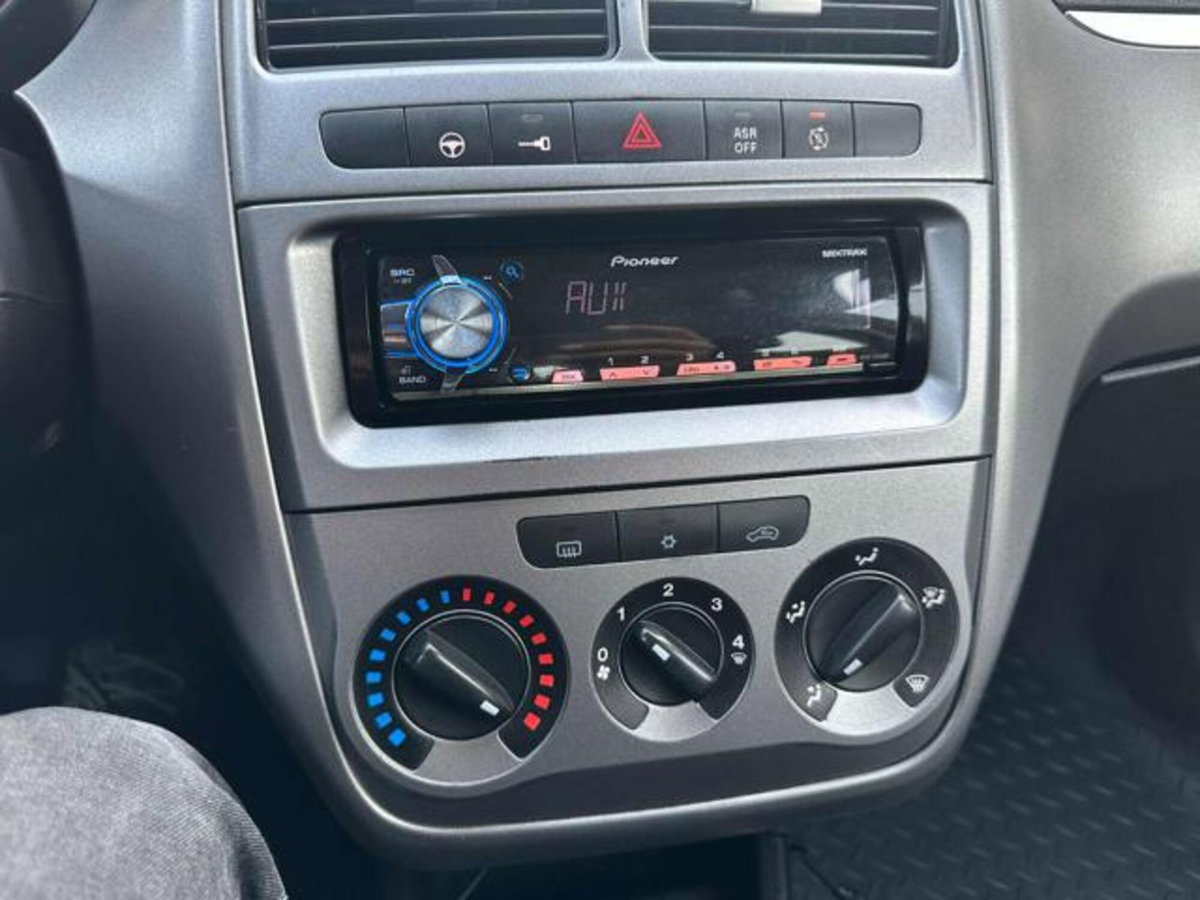 Fiat Punto Evo 1.4 5 porte Emotion EasyPower (13)