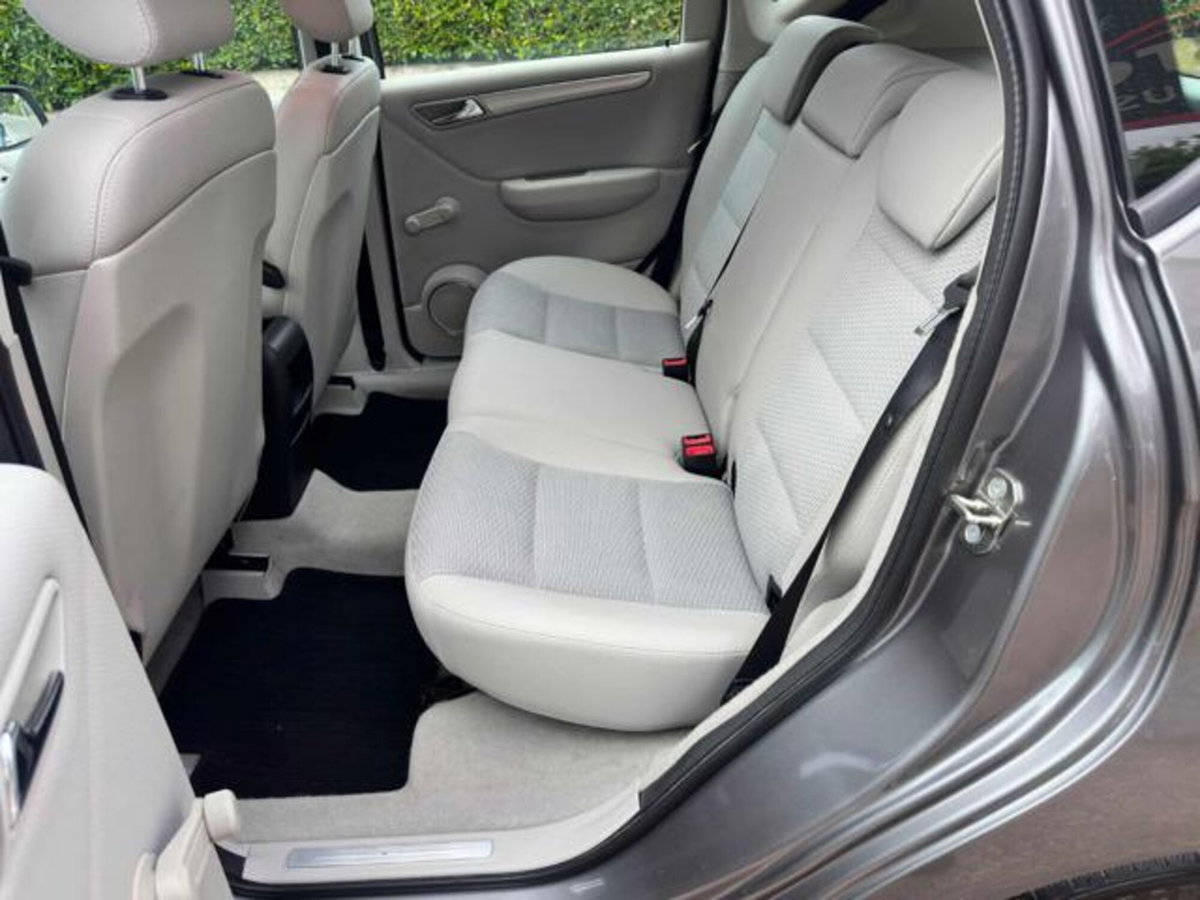 Mercedes-Benz Classe A 160 BlueEFFICIENCY Premium (13)