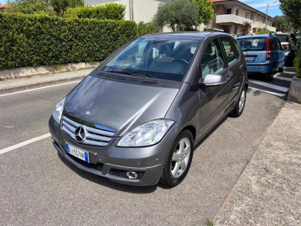Mercedes-Benz Classe A 160 BlueEFFICIENCY Premium (2)