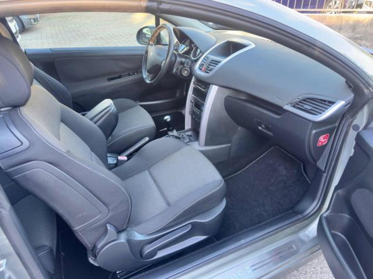 Peugeot 207 Cabrio VTi 120CV CC aut. Féline (12)