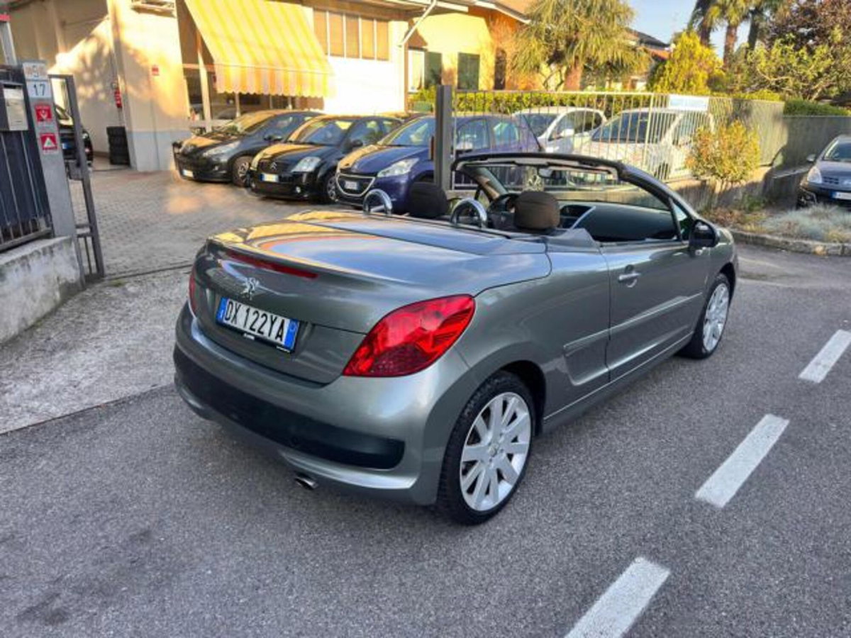 Peugeot 207 Cabrio VTi 120CV CC aut. Féline (2)