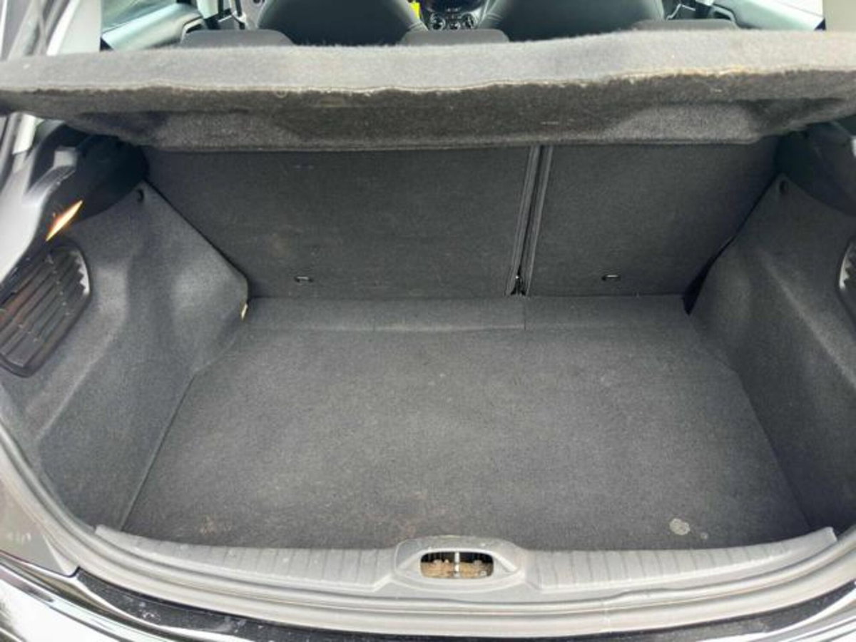 Peugeot 208 82 5 porte Allure (10)