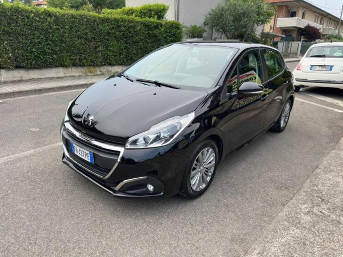 Peugeot 208 82 5 porte Allure (2)