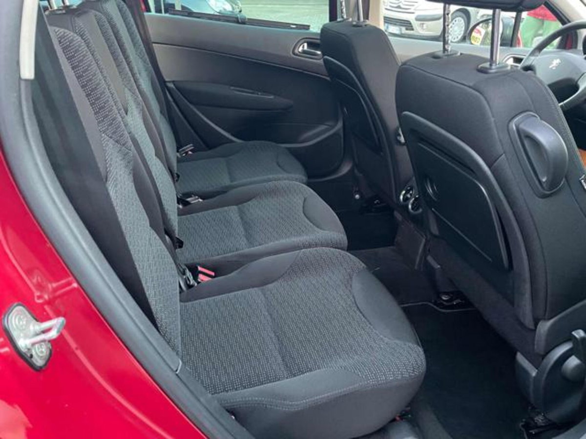 Peugeot 308 SW 1.6 THP 150CV Ciel Féline (12)