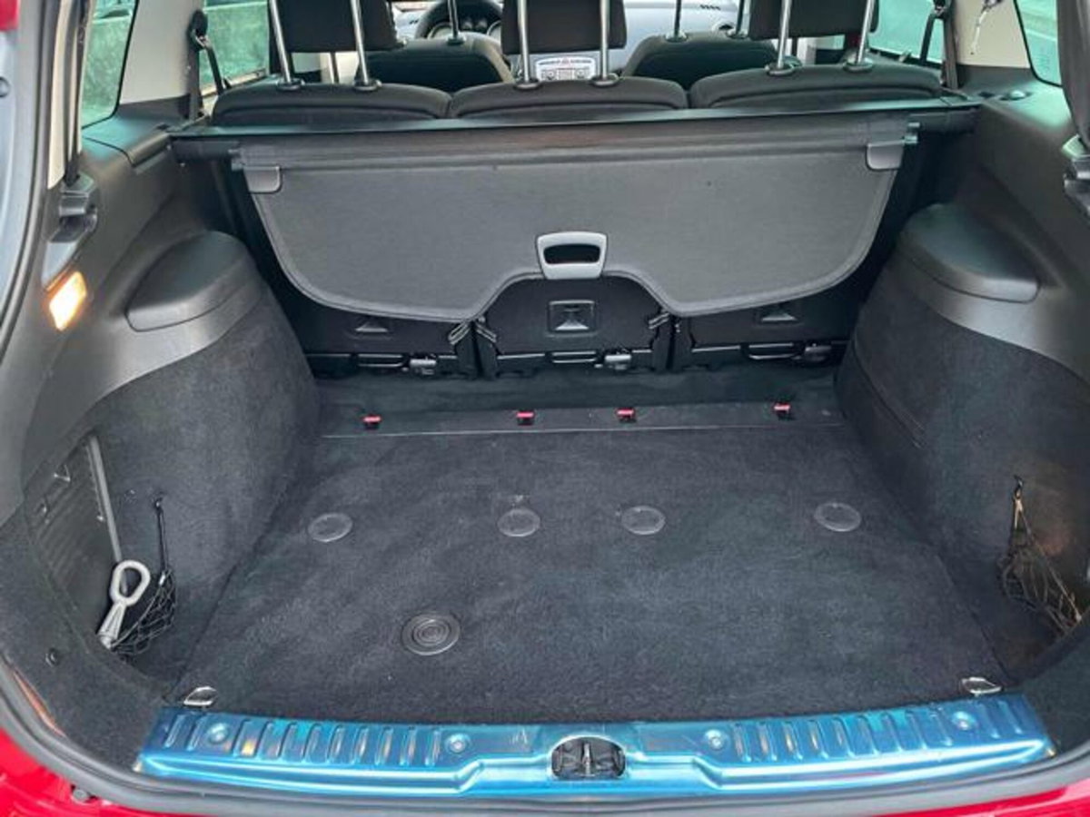 Peugeot 308 SW 1.6 THP 150CV Ciel Féline (15)
