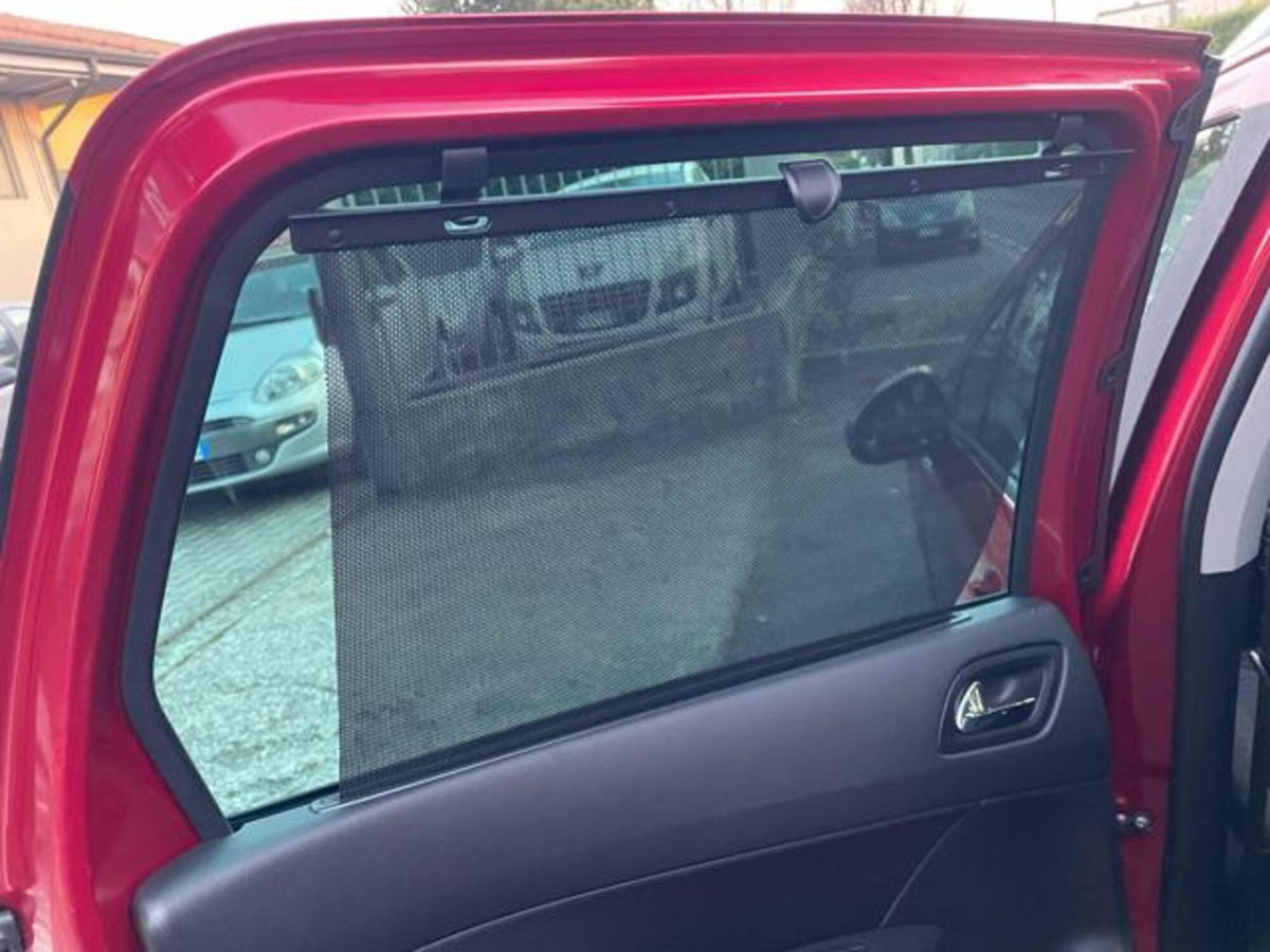 Peugeot 308 SW 1.6 THP 150CV Ciel Féline (16)