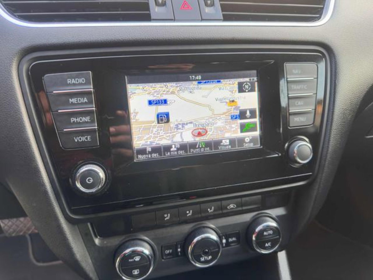 Skoda Octavia Station Wagon 1.6 TDI CR 105 CV Wagon Elegance (19)