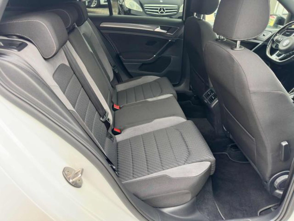 Volkswagen Golf 2.0 TDI 150 CV SCR R-Line (13)