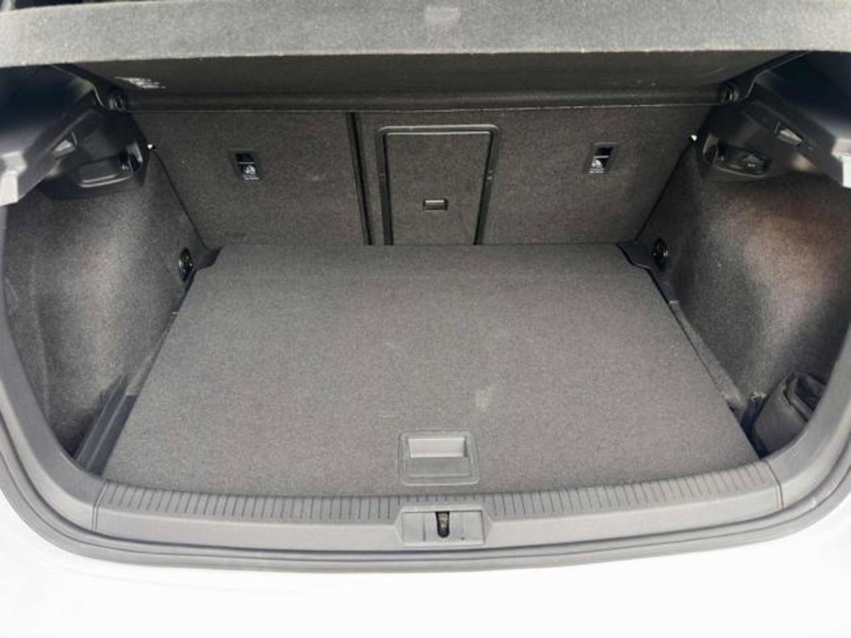 Volkswagen Golf 2.0 TDI 150 CV SCR R-Line (15)