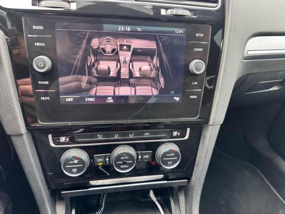 Volkswagen Golf 2.0 TDI 150 CV SCR R-Line (19)