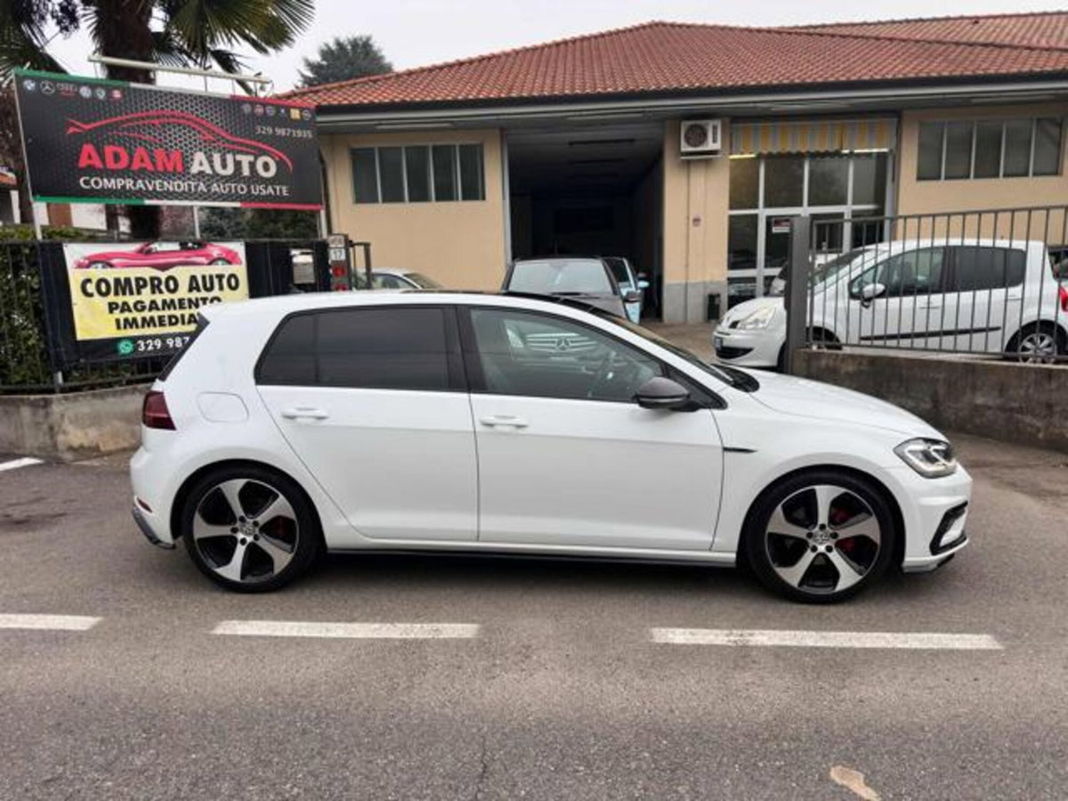 Volkswagen Golf 2.0 TDI 150 CV SCR R-Line (2)