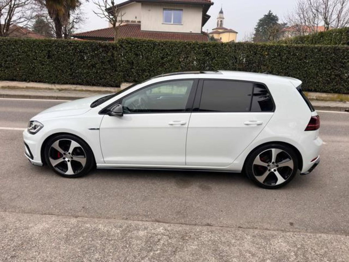 Volkswagen Golf 2.0 TDI 150 CV SCR R-Line (8)