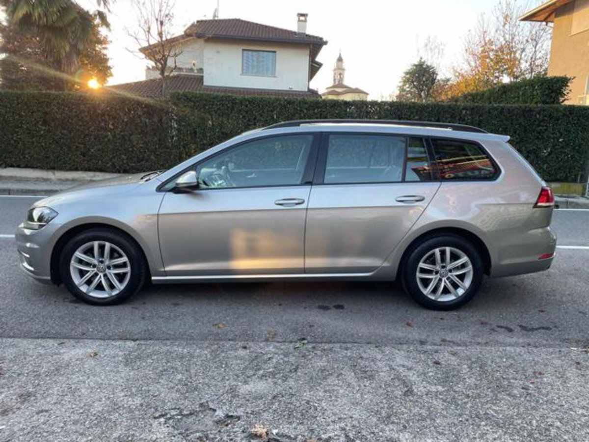 Volkswagen Golf Variant 1.6 TDI 115 CV DSG Executive BlueMotion Tech. (8)