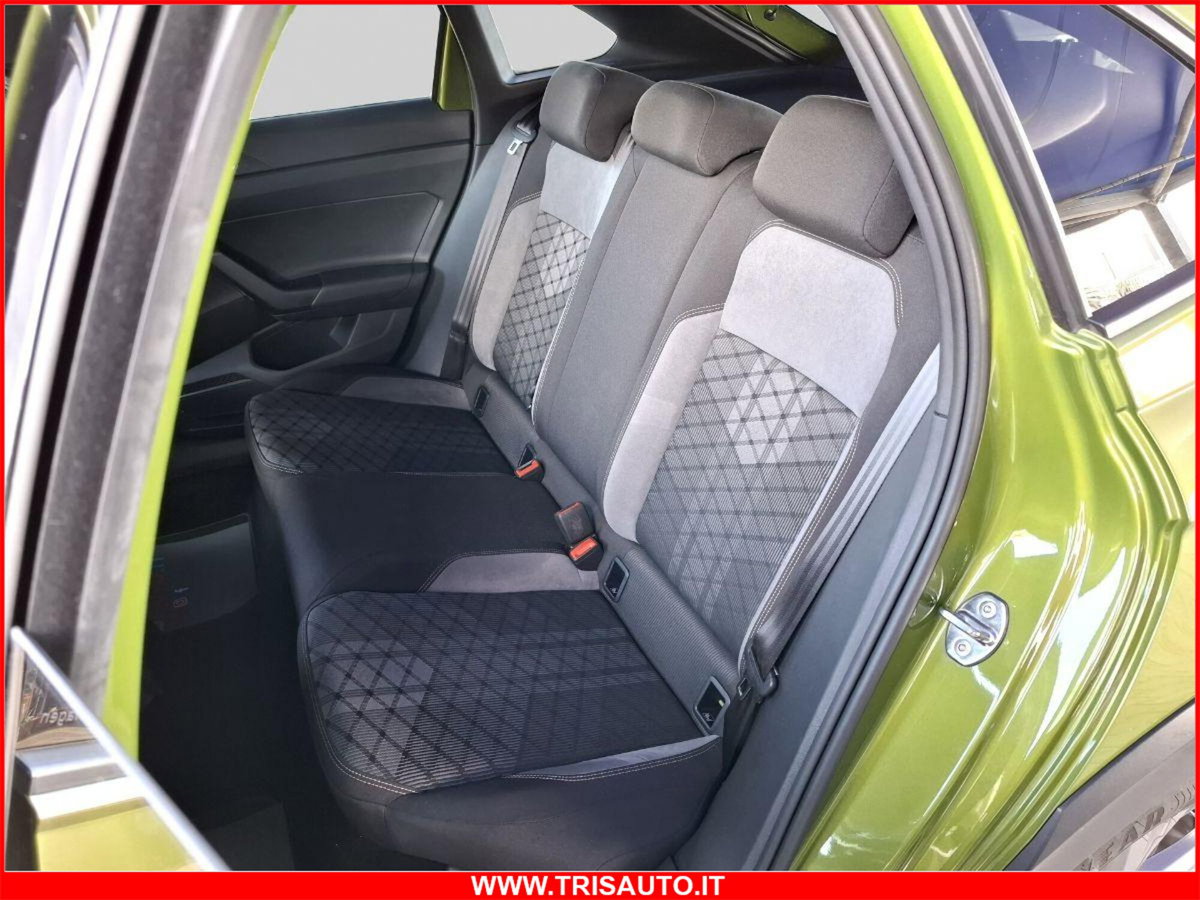 Volkswagen Taigo 1.0 tsi R-Line 115cv (11)