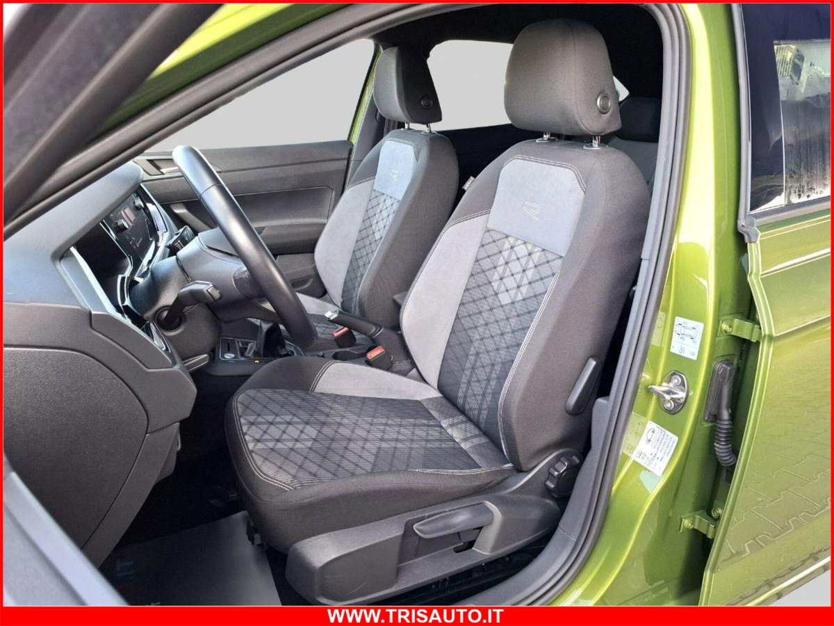 Volkswagen Taigo 1.0 tsi R-Line 115cv (9)