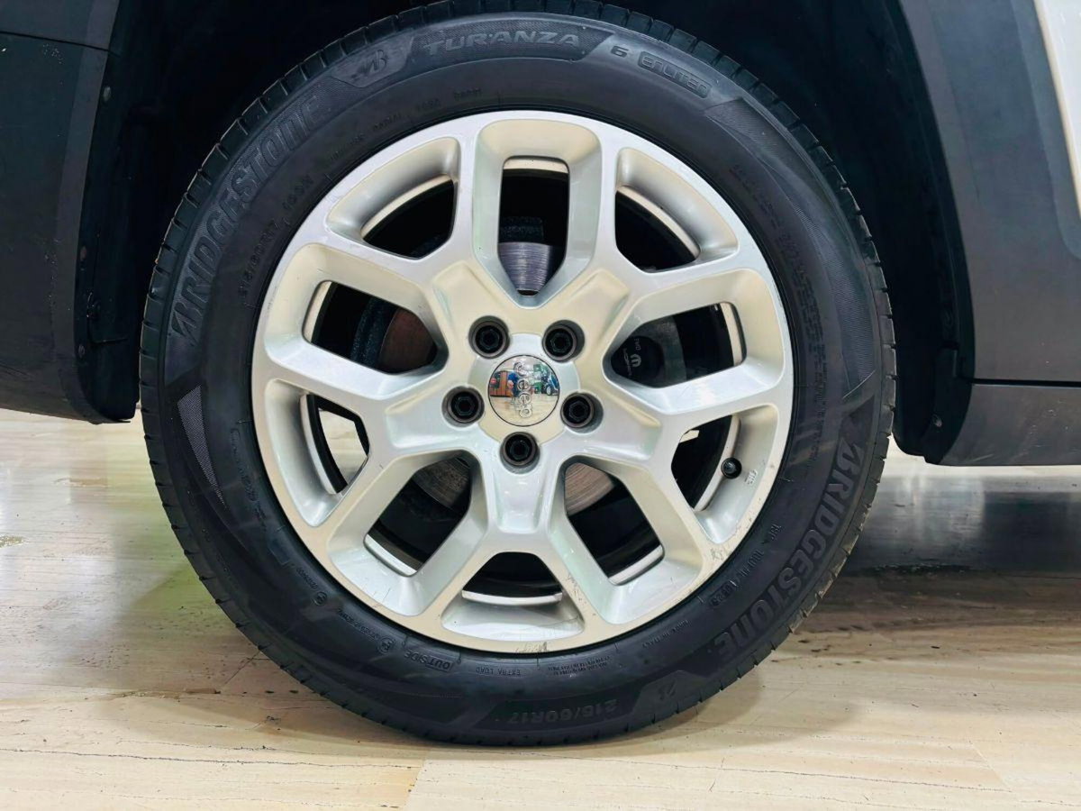 Jeep Renegade 1.6 Mjt 120 CV Limited (9)