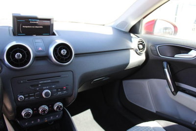 Audi A1 Sportback 1.6 TDI S tronic S line edition plus (14)