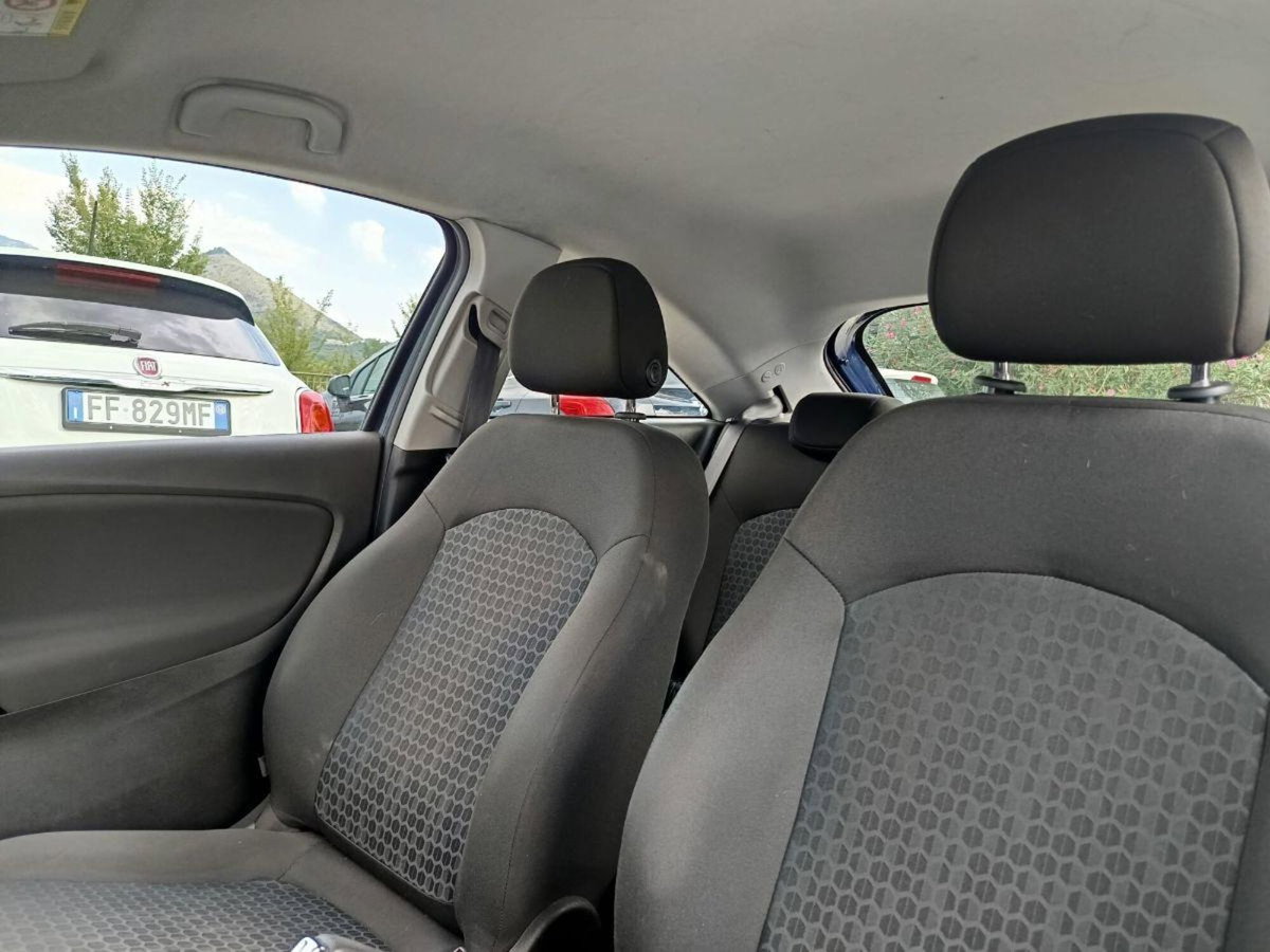 Opel Corsa Coupé 1.4 90CV GPL Tech n-Joy (10)
