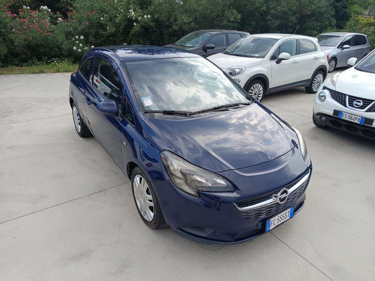 Opel Corsa Coupé 1.4 90CV GPL Tech n-Joy (4)