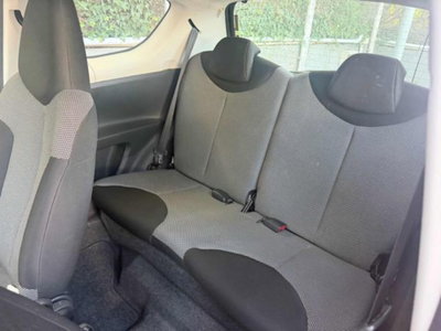 Toyota Aygo 1.0 12V VVT-i 3 porte Orange Connect (8)