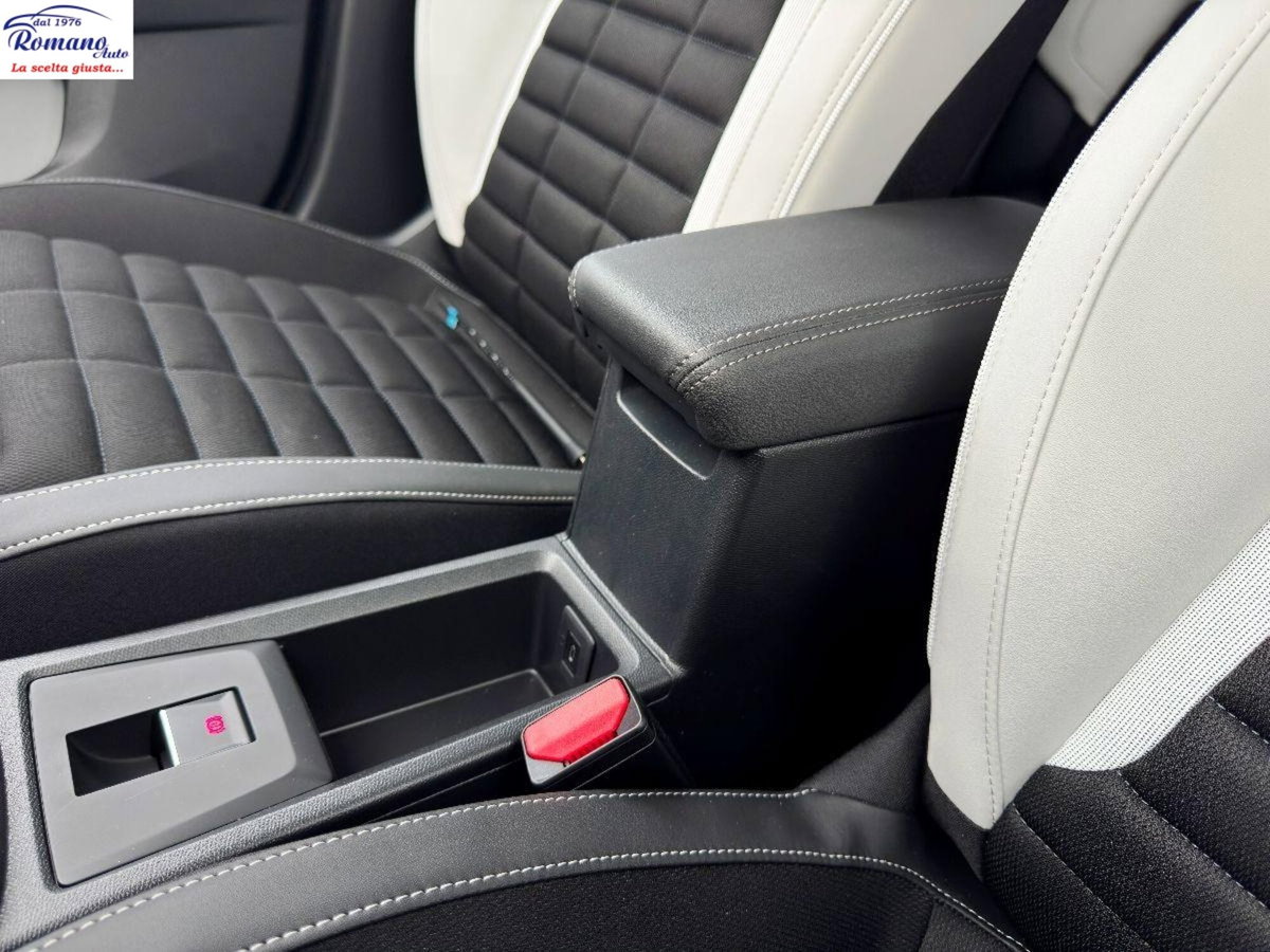 Citroen C3 Aircross 1.2 hybrid Max 145cv edcs6 (17)