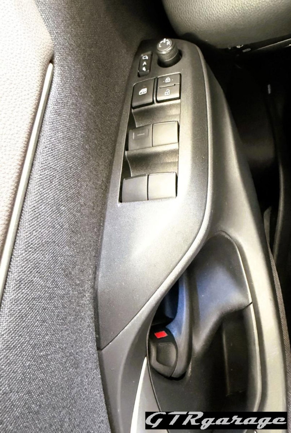 Toyota Yaris Cross 1.5 Hybrid 5p. E-CVT Lounge (12)