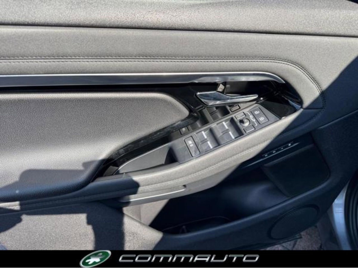 Land Rover Range Rover Evoque 2.0D I4 163 CV AWD Auto SE (13)