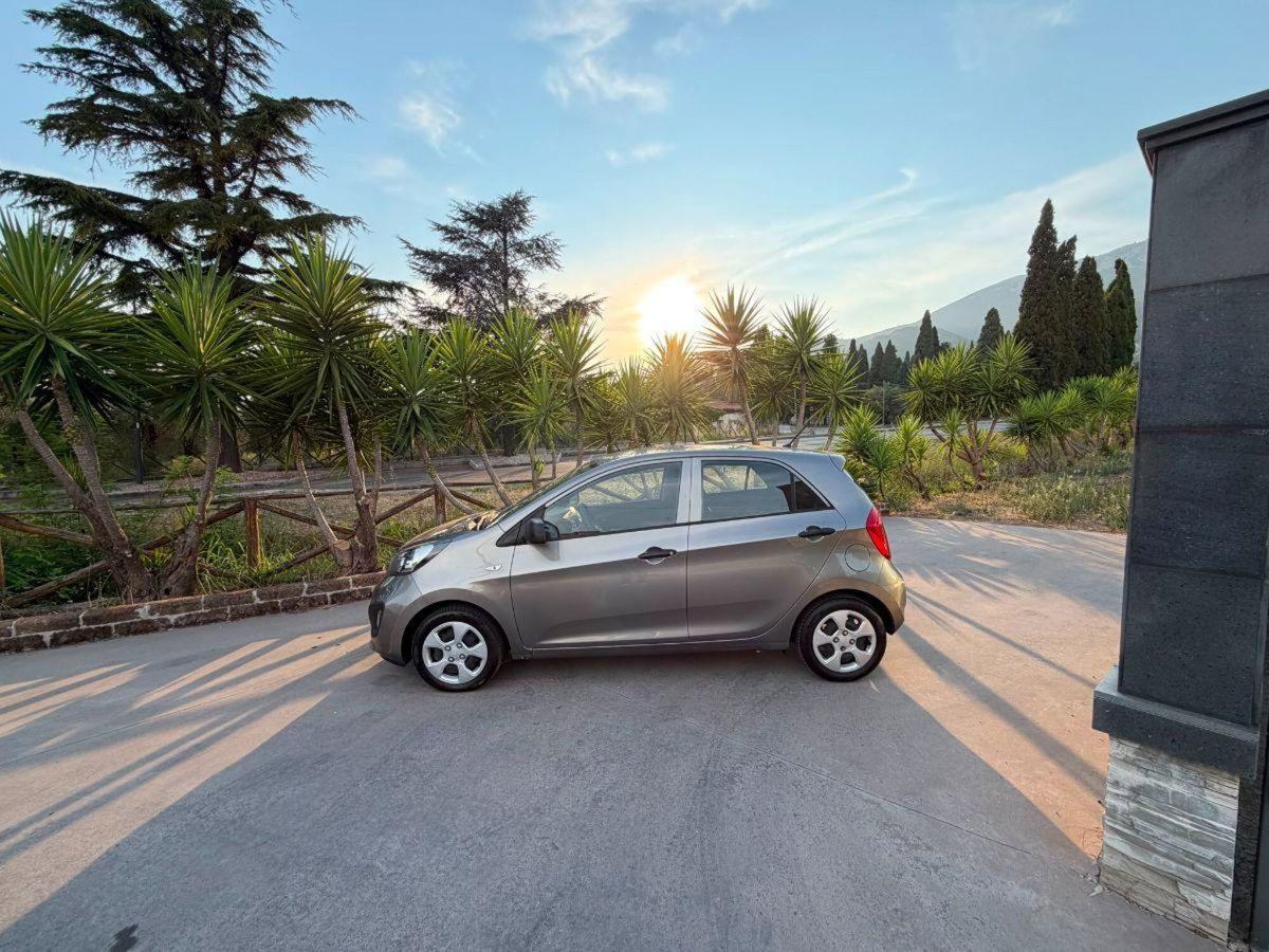 Kia Picanto 1.0 12V 3 porte Fashion (2)