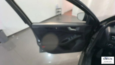 Ford Focus 1.0 EcoBoost 125 CV Start&Stop ST Line (12)