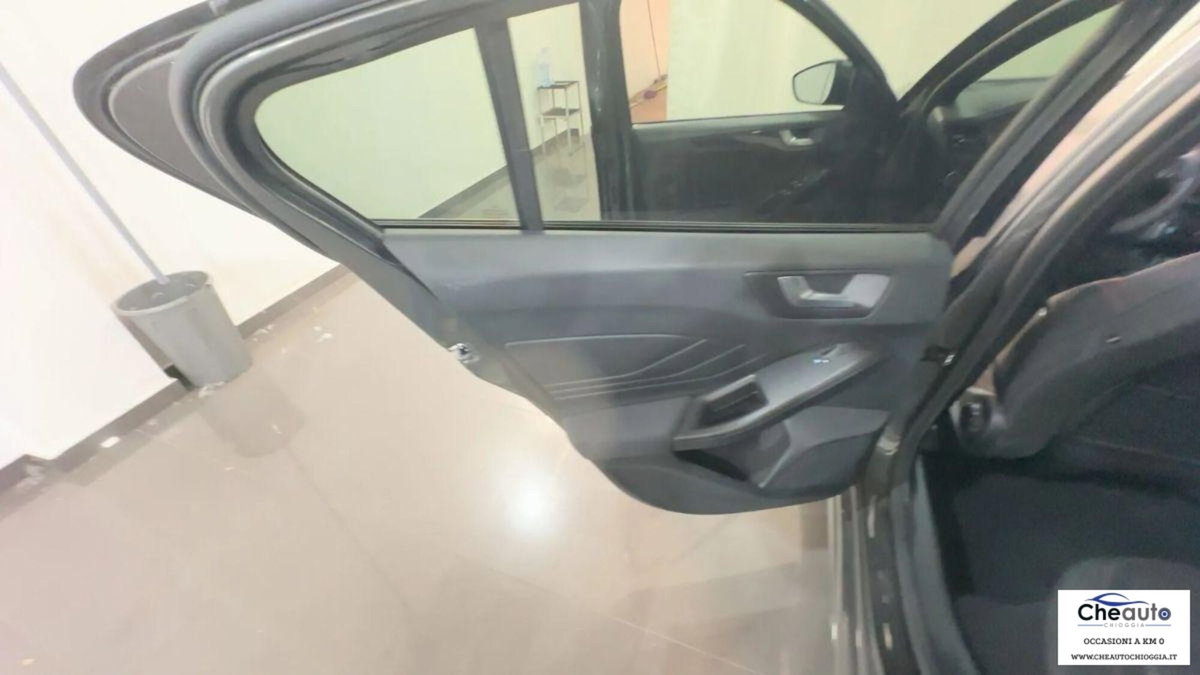 Ford Focus 1.0 EcoBoost 125 CV Start&Stop ST Line (9)