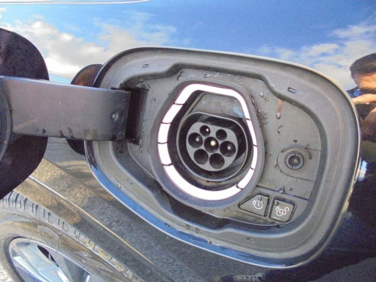 Ford Kuga 2.5 Plug In Hybrid 225 CV CVT 2WD ST-Line (10)