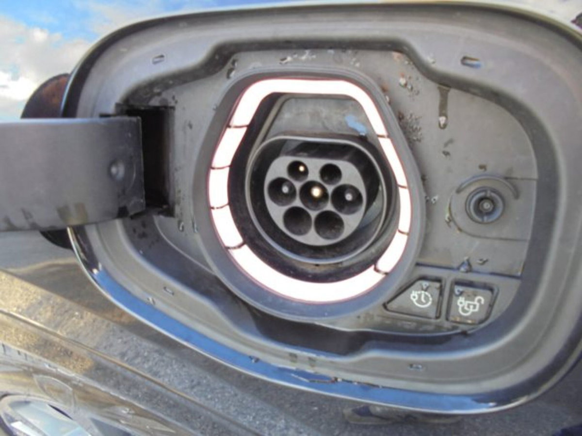 Ford Kuga 2.5 Plug In Hybrid 225 CV CVT 2WD ST-Line (11)