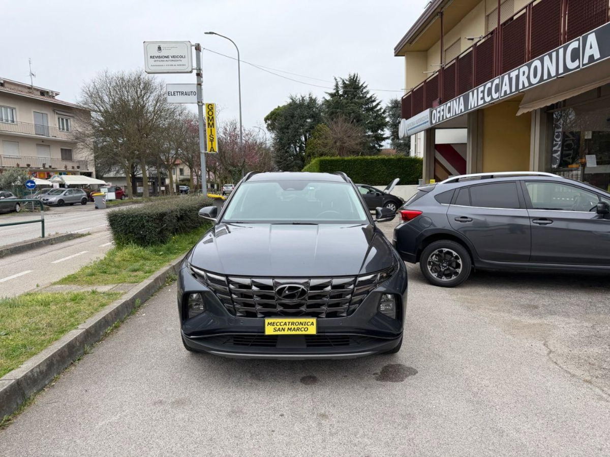 Hyundai Tucson 1.6 hev Exellence 4wd auto (2)